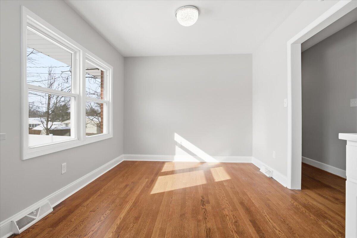 109 Maplelawn AVE NE