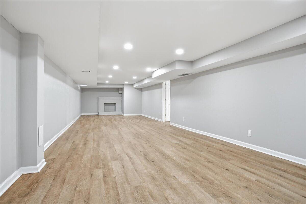 109 Maplelawn AVE NE