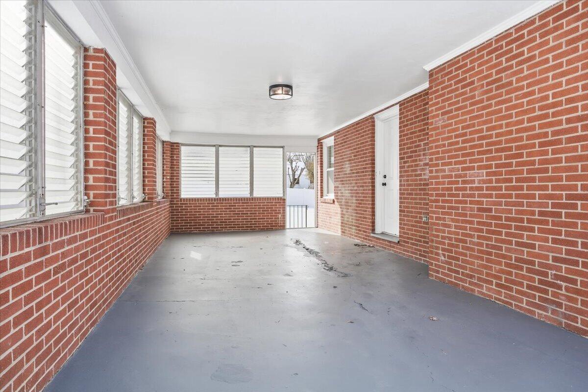 109 Maplelawn AVE NE