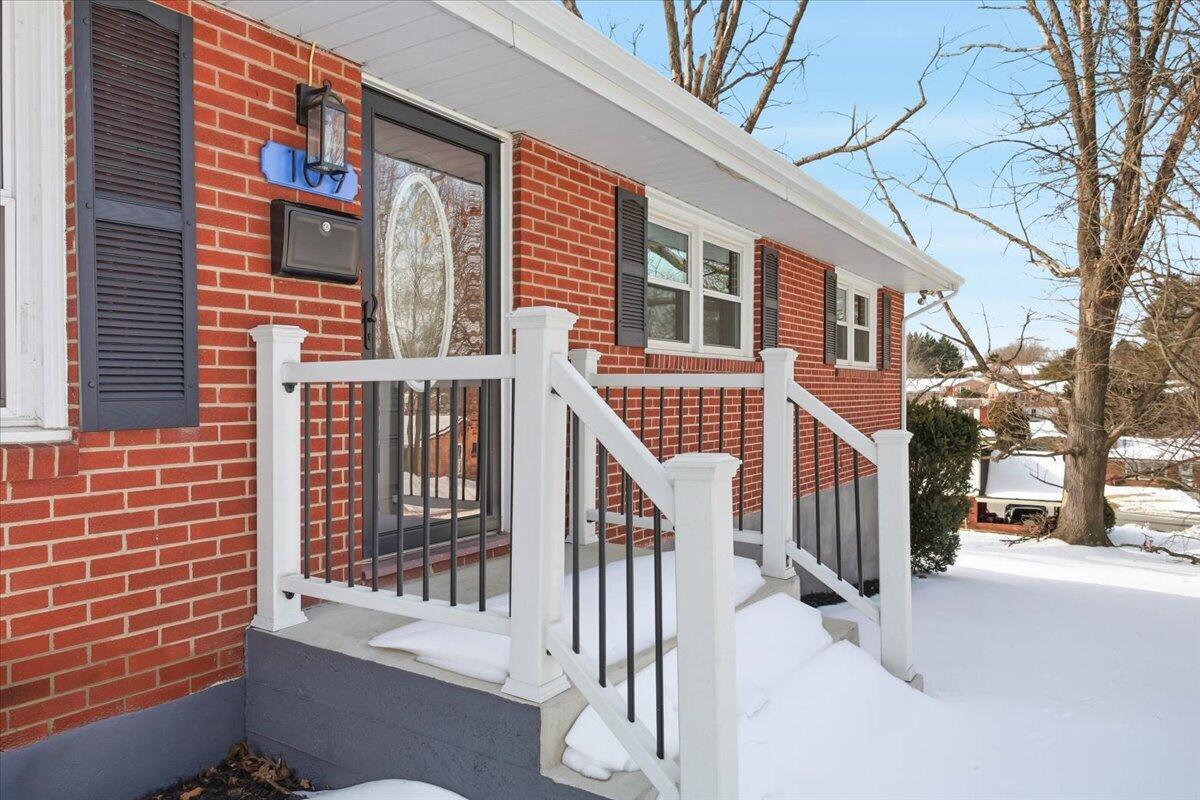 109 Maplelawn AVE NE