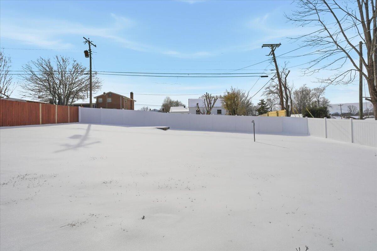 109 Maplelawn AVE NE