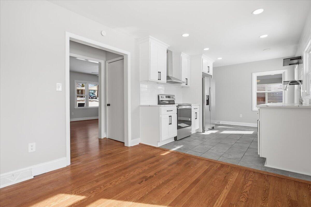 109 Maplelawn AVE NE