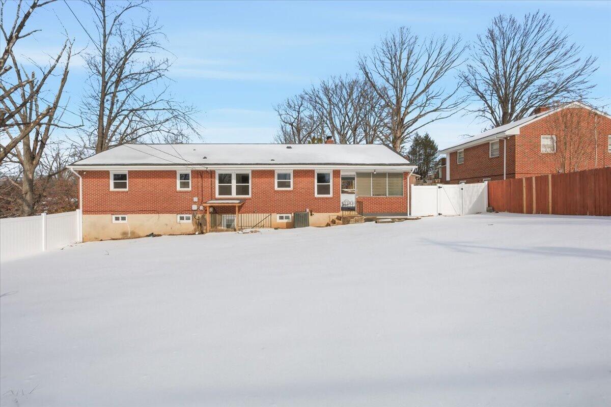 109 Maplelawn AVE NE