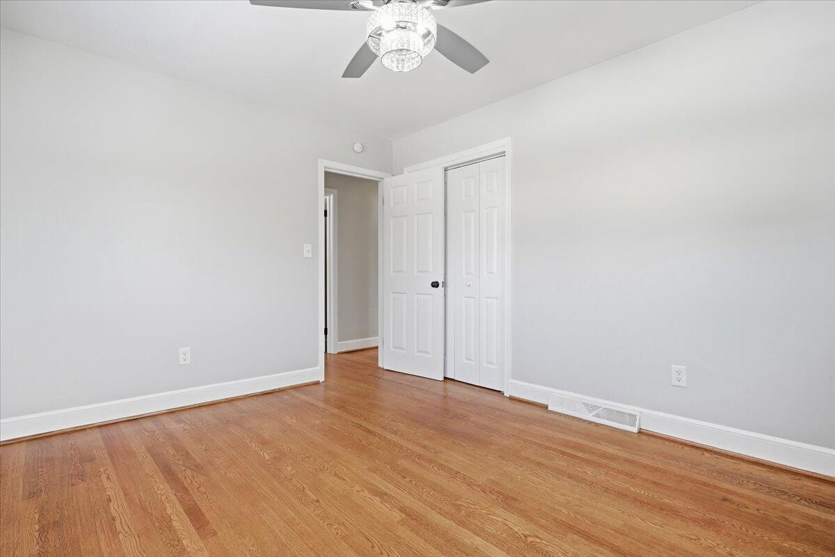 109 Maplelawn AVE NE