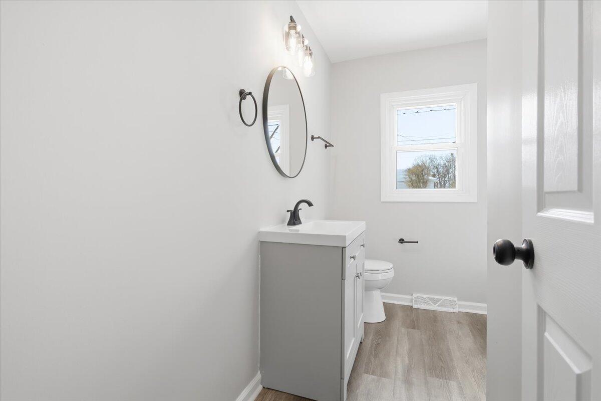 109 Maplelawn AVE NE