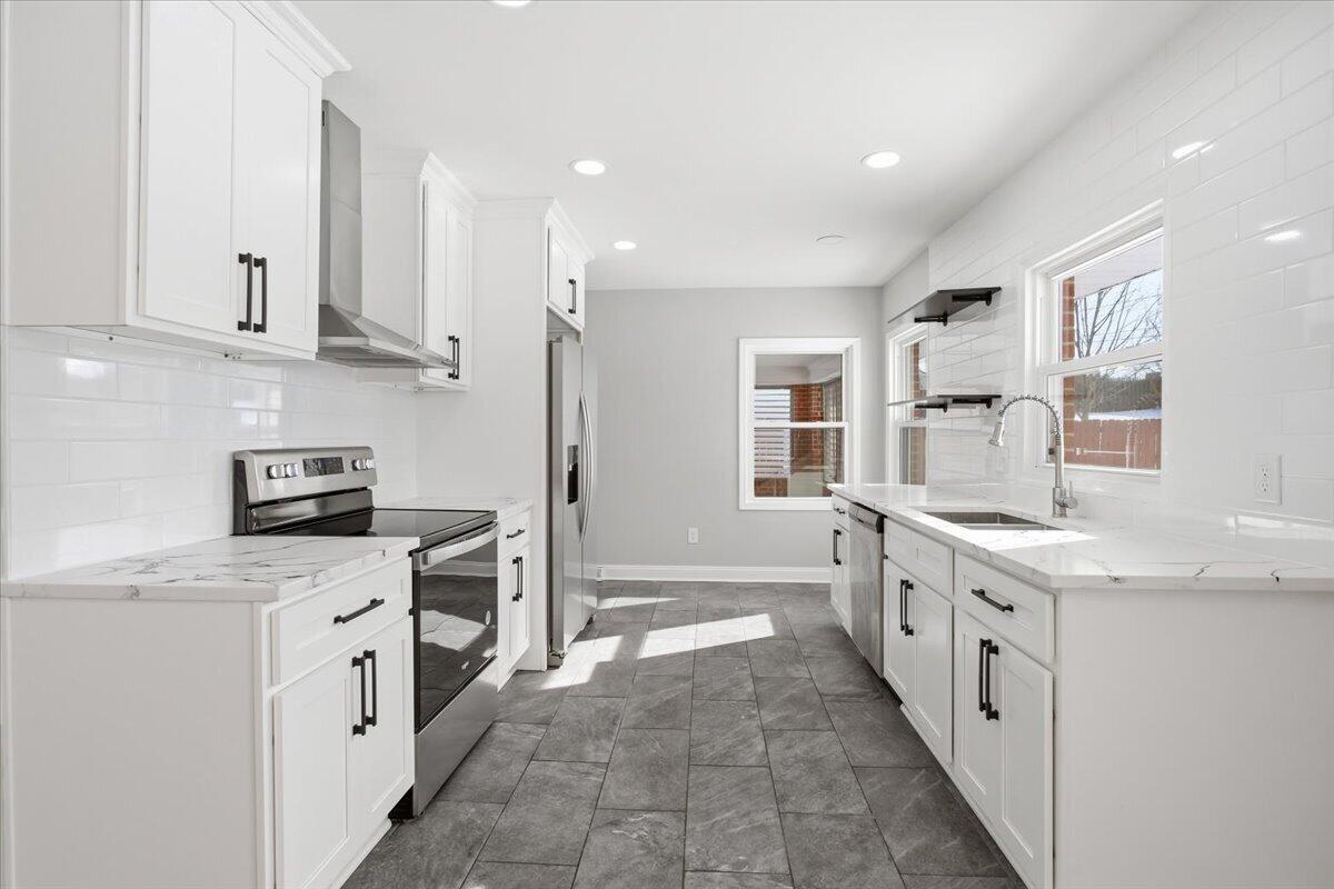 109 Maplelawn AVE NE