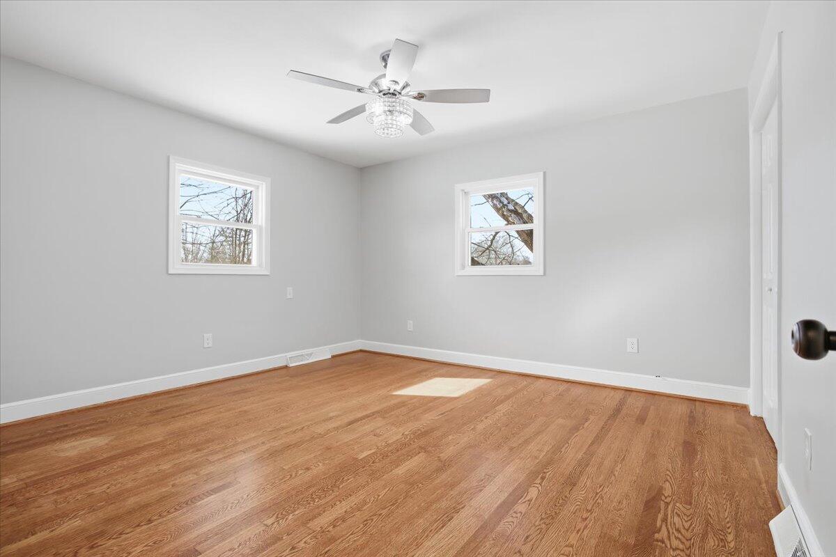 109 Maplelawn AVE NE