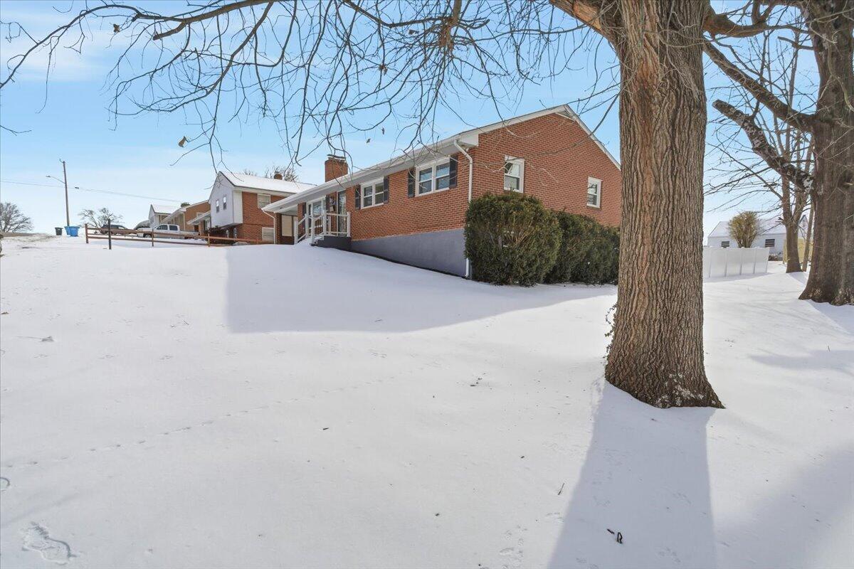 109 Maplelawn AVE NE