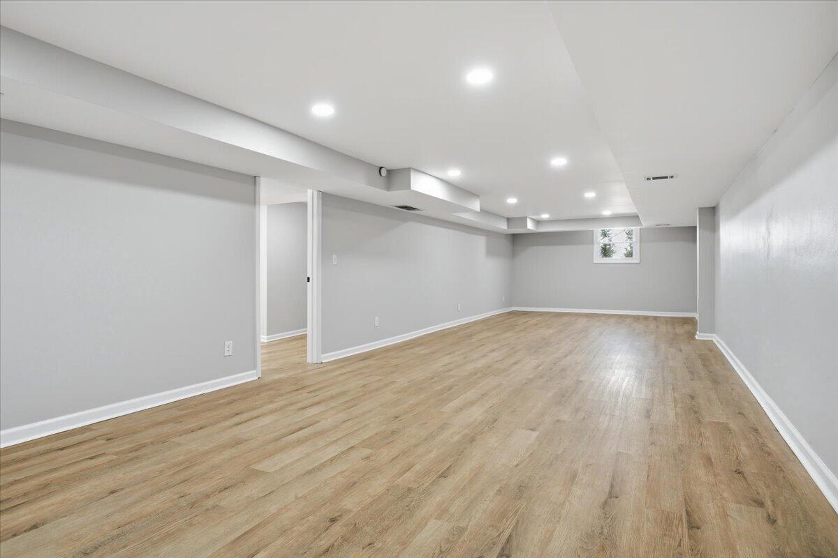 109 Maplelawn AVE NE