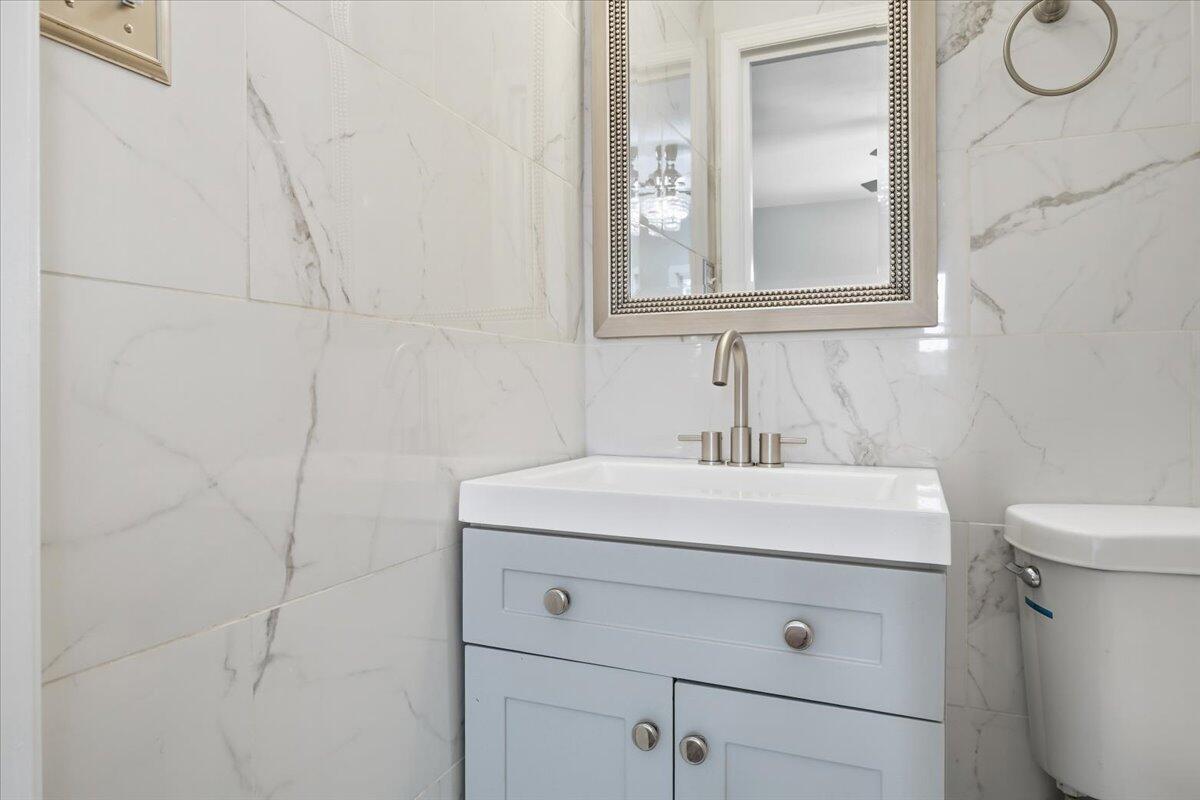 109 Maplelawn AVE NE