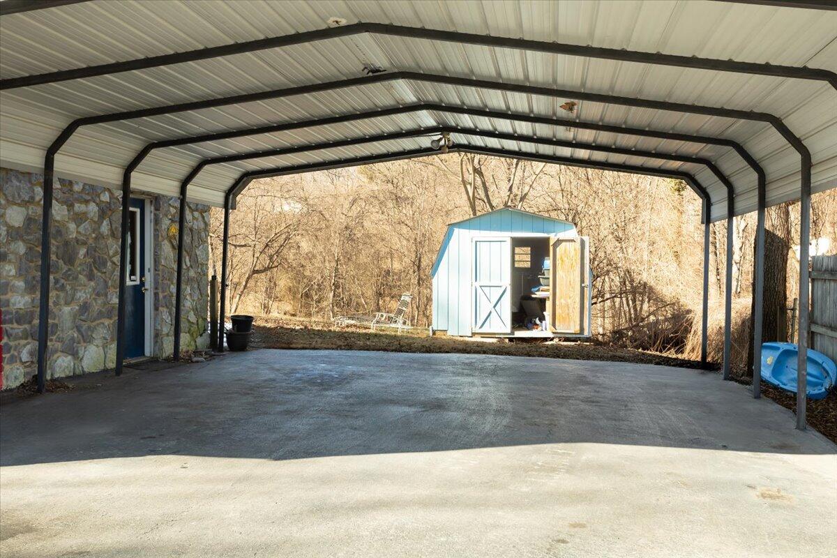 4600 Tobey RD