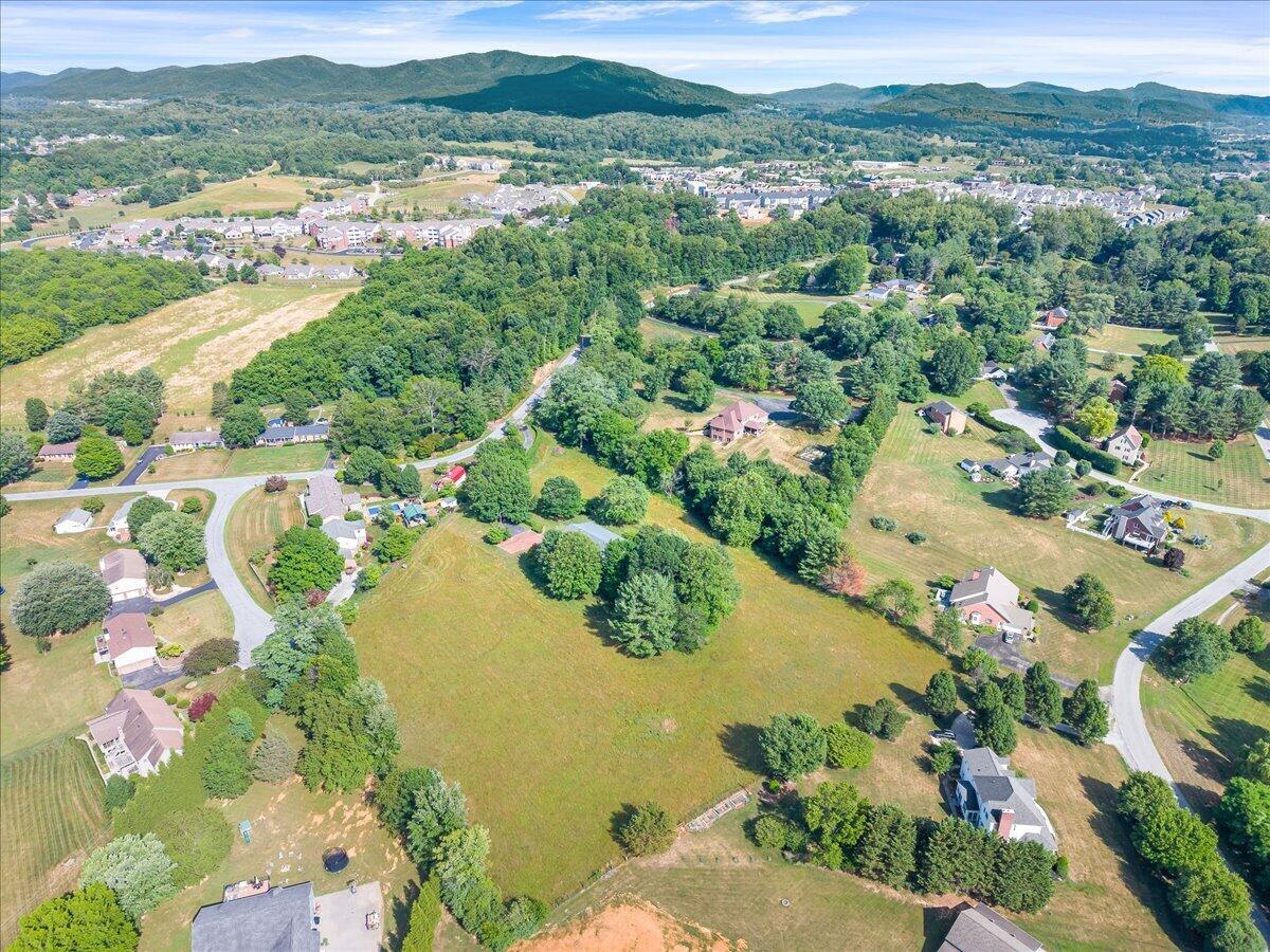 283 Orchard Lake DR