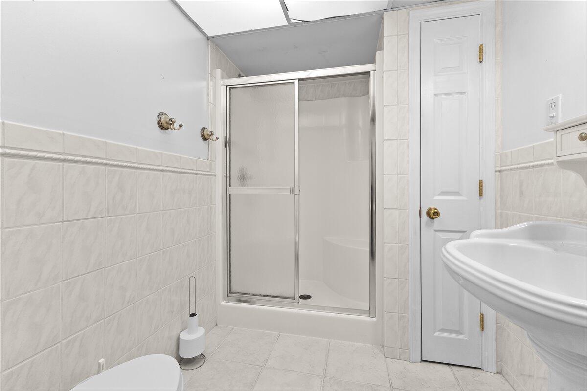 283 Orchard Lake DR