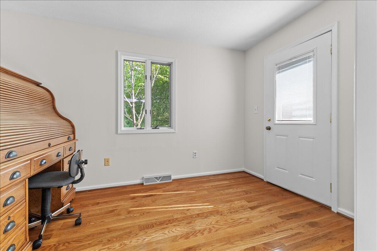 283 Orchard Lake DR