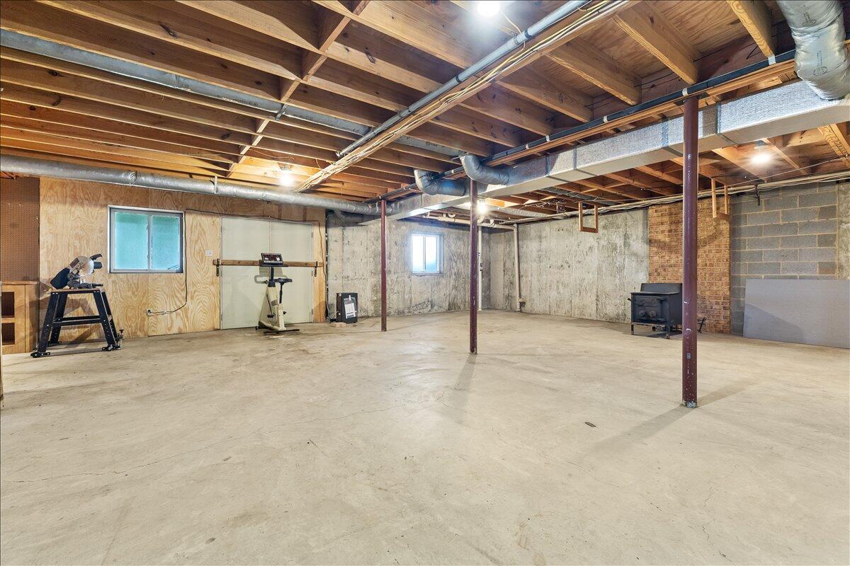 283 Orchard Lake DR
