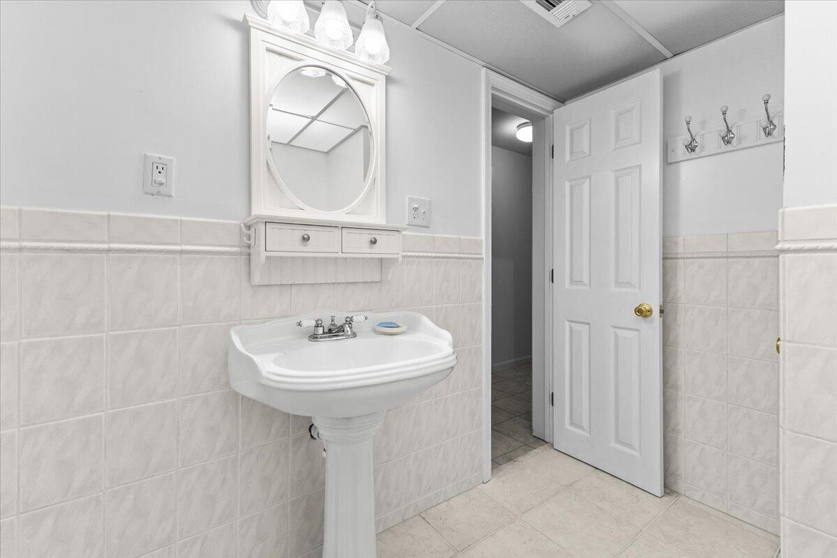 283 Orchard Lake DR