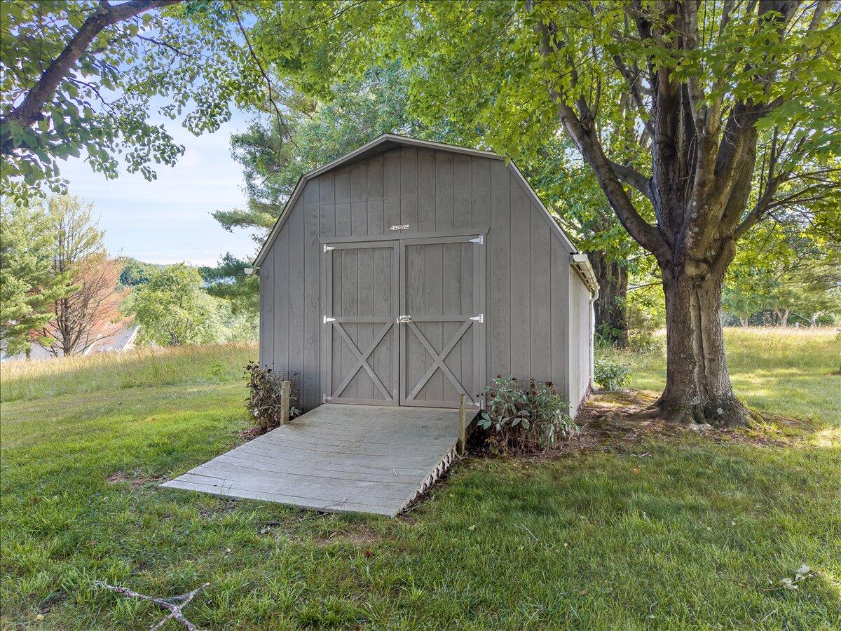 283 Orchard Lake DR