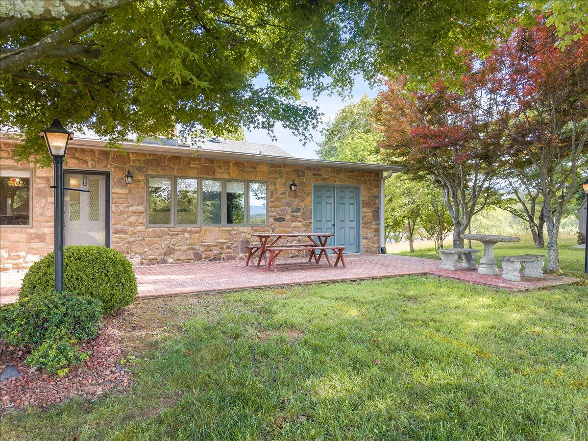 283 Orchard Lake DR