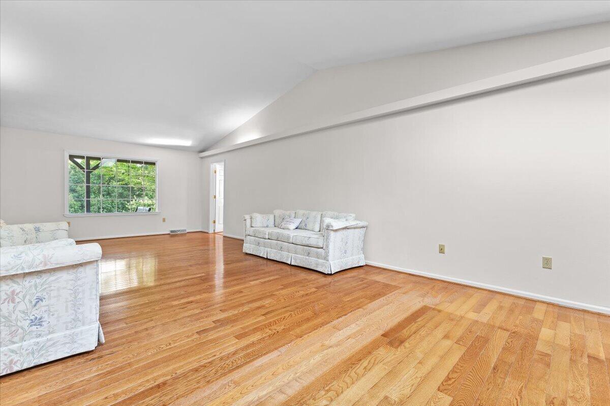 283 Orchard Lake DR