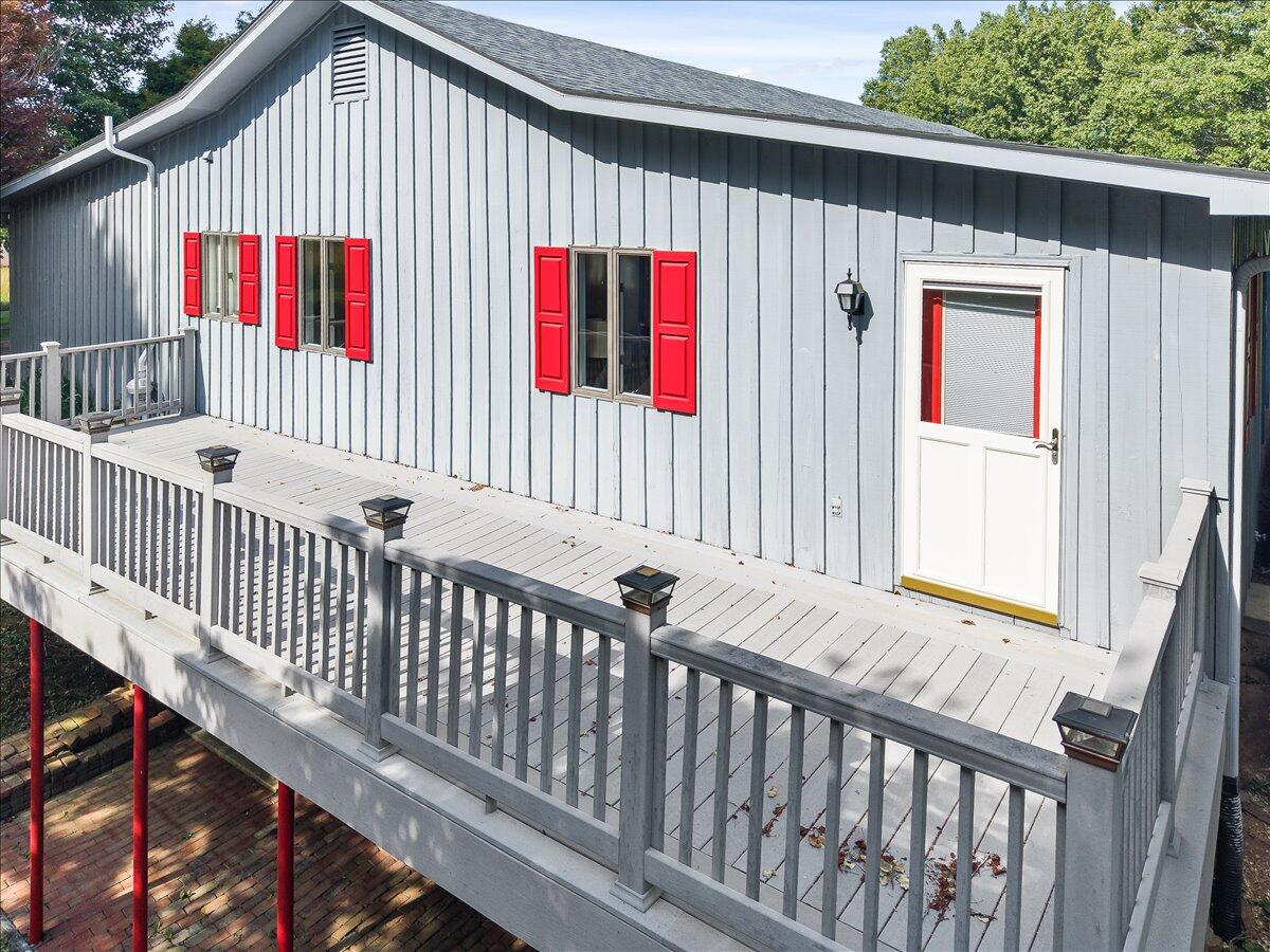 283 Orchard Lake DR