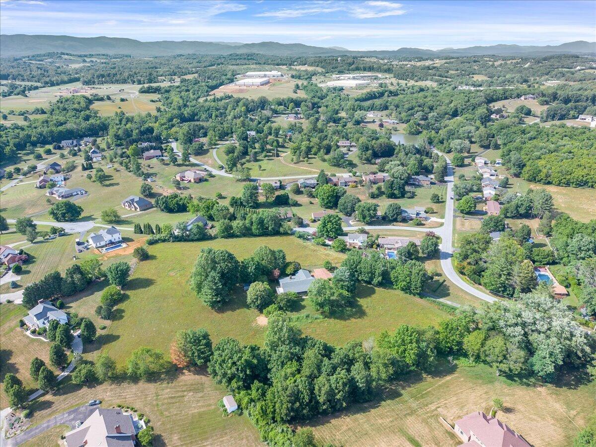 283 Orchard Lake DR