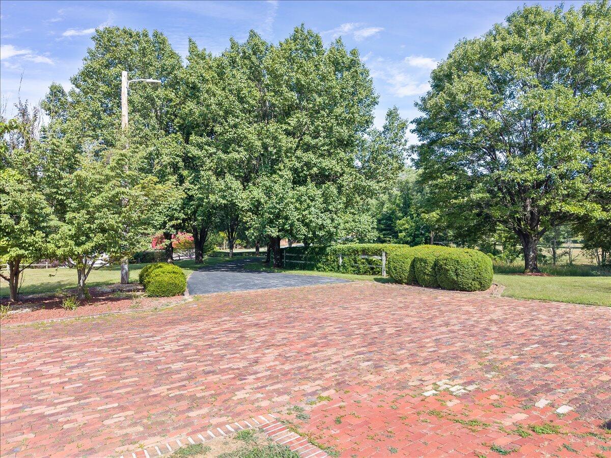 283 Orchard Lake DR