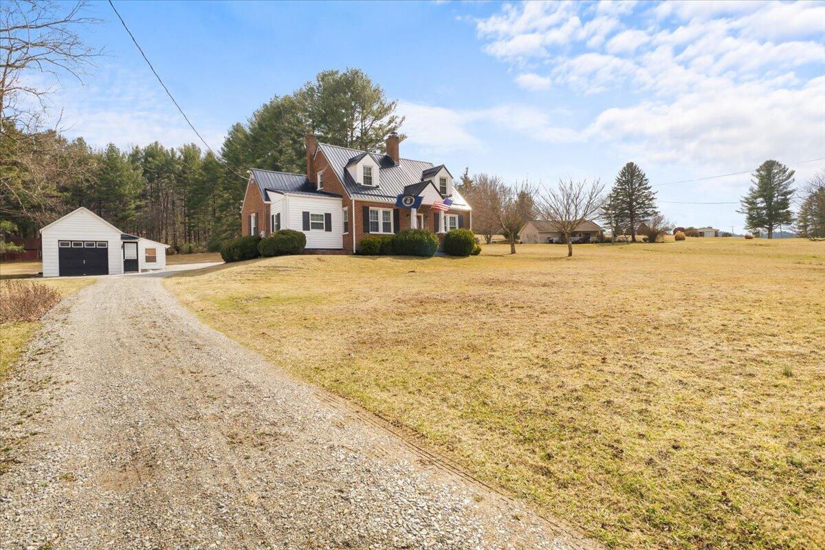 10664 Bent Mountain RD