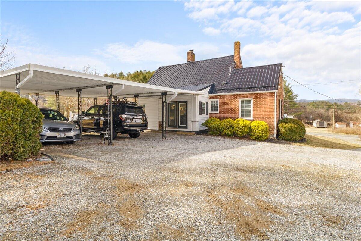 10664 Bent Mountain RD