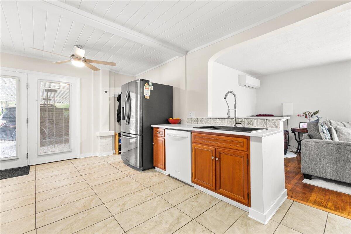 10664 Bent Mountain RD