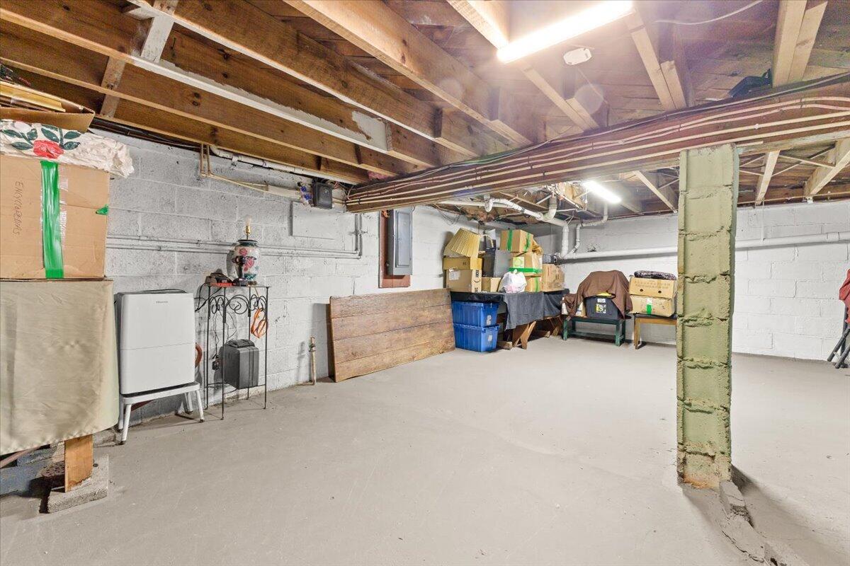 10664 Bent Mountain RD