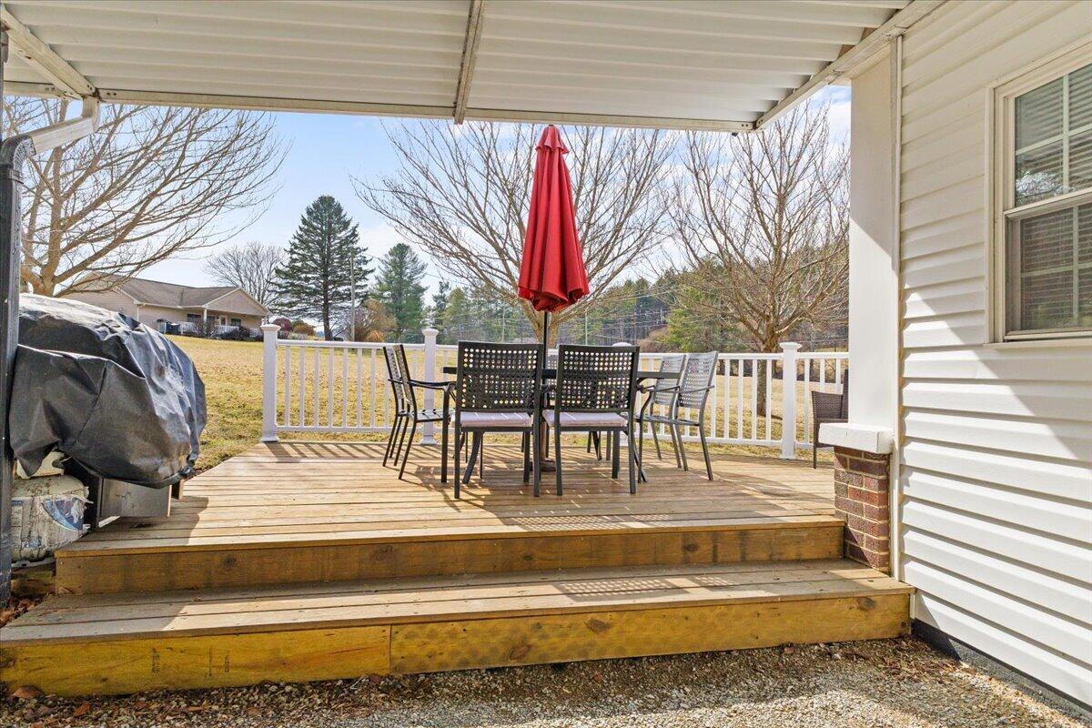 10664 Bent Mountain RD