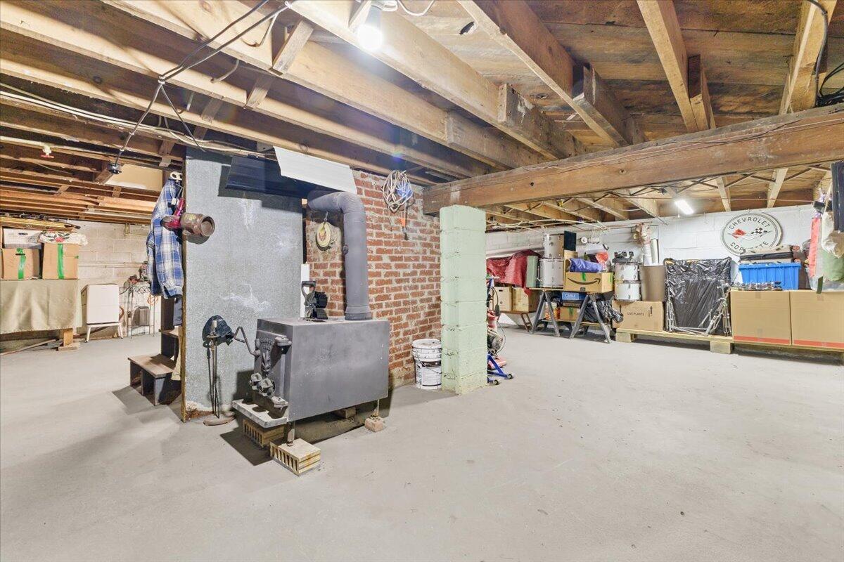 10664 Bent Mountain RD