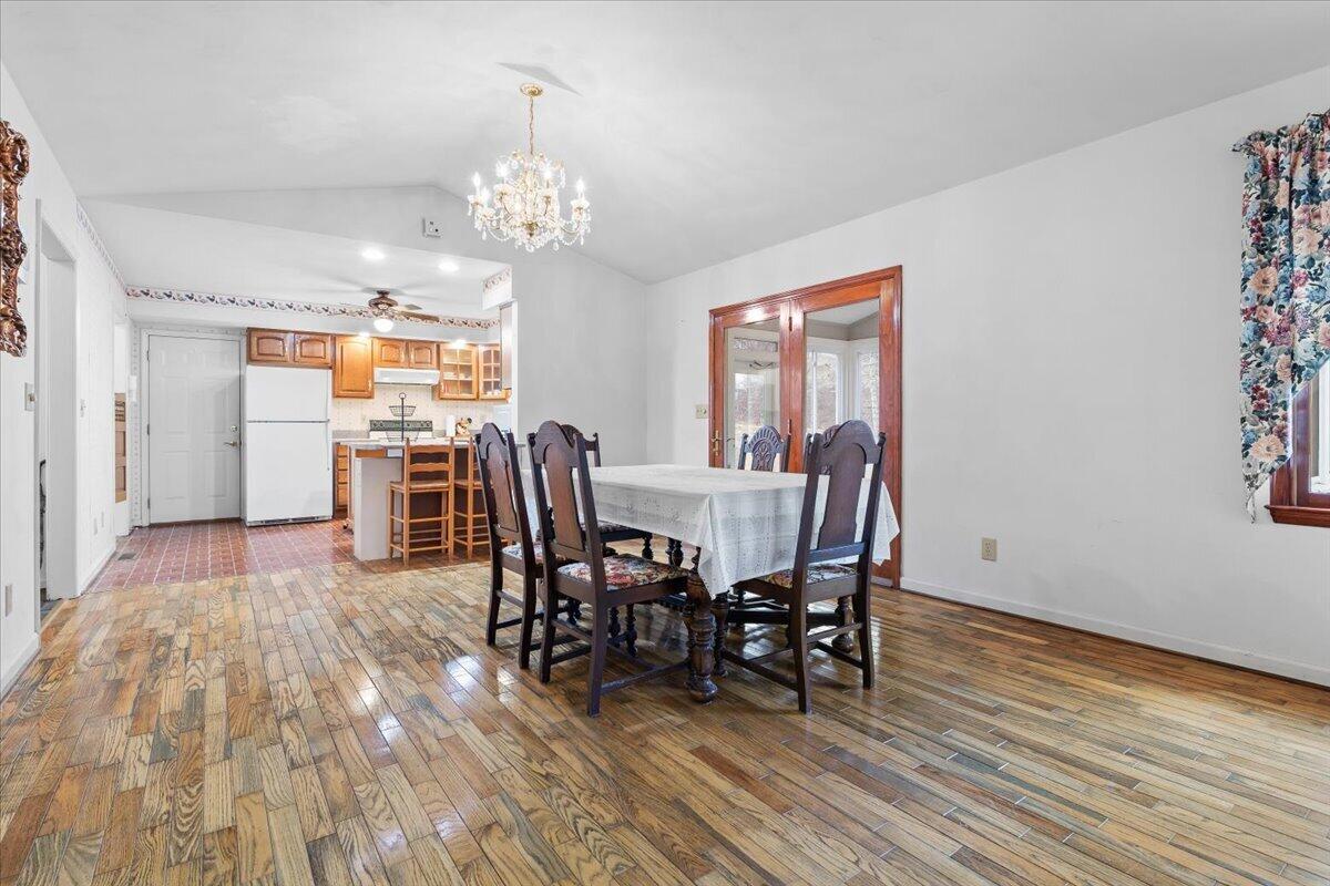 1297 Flowing Spring RD