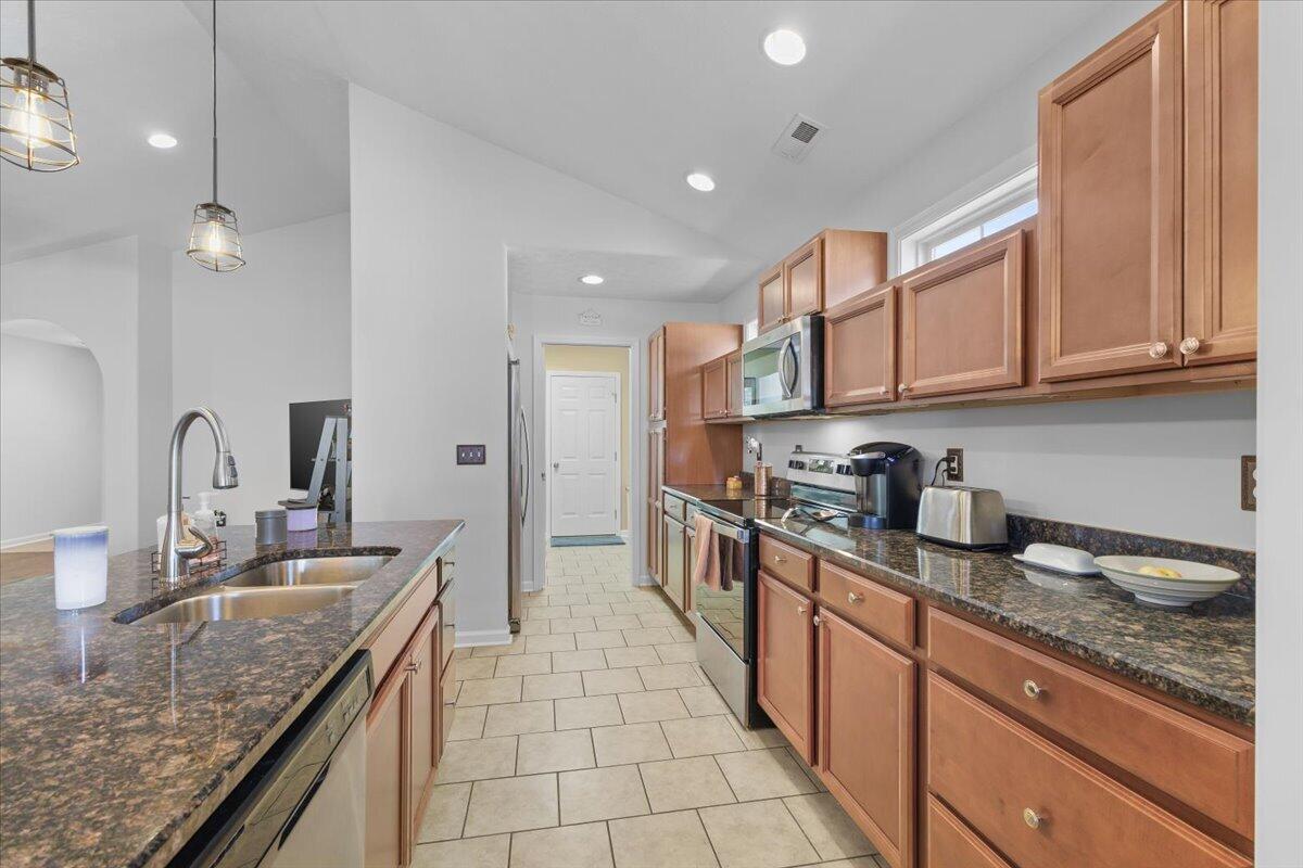 2150 Giles DR SE