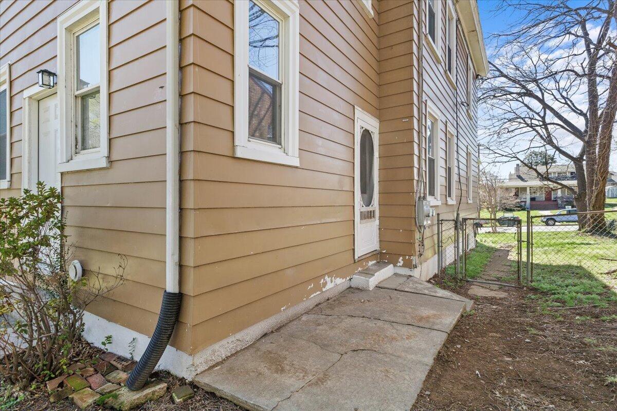 1825 Cambridge AVE SW
