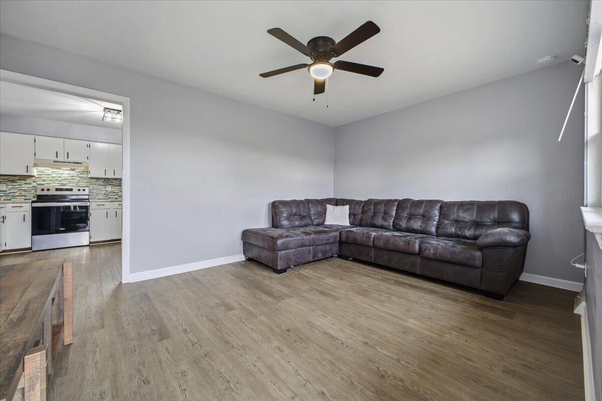 8546 Brubaker DR