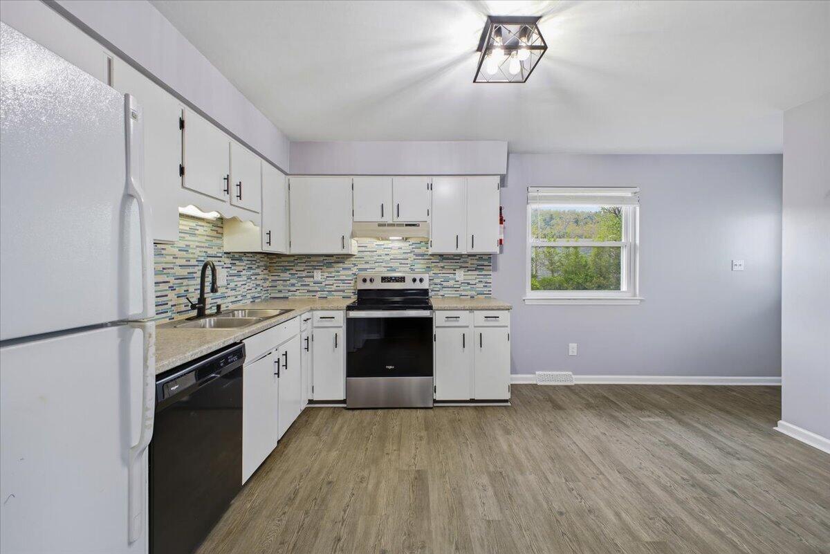 8546 Brubaker DR