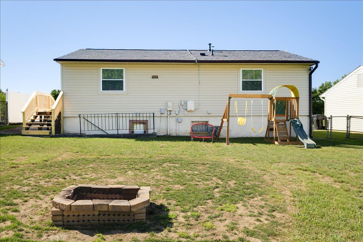 8546 Brubaker DR