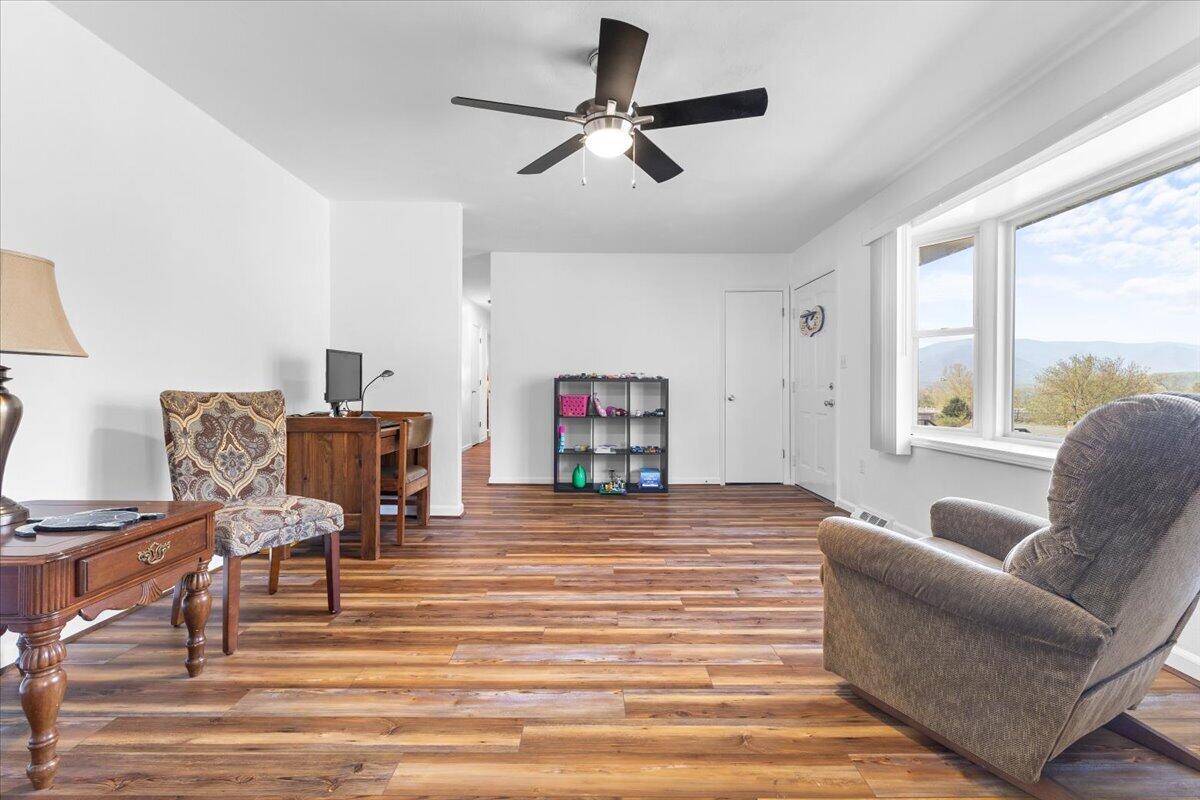 403 Ingal BLVD