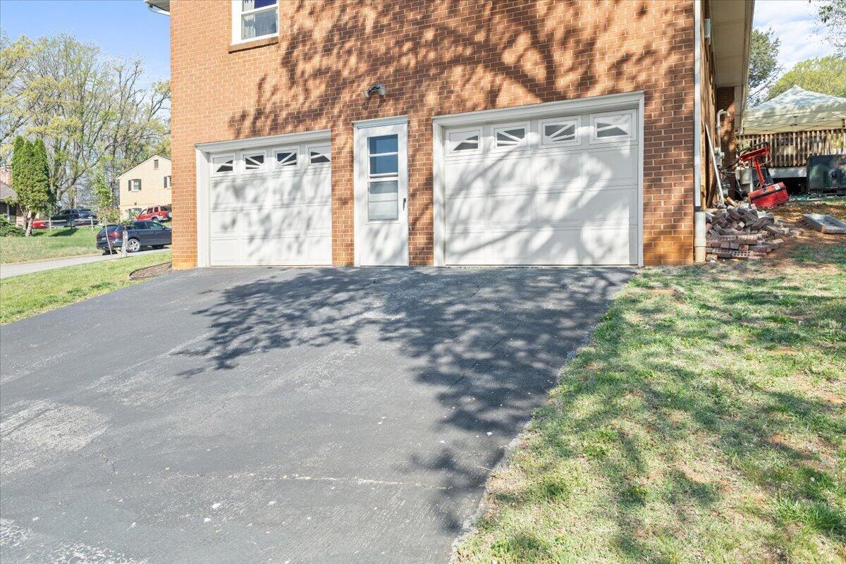 403 Ingal BLVD