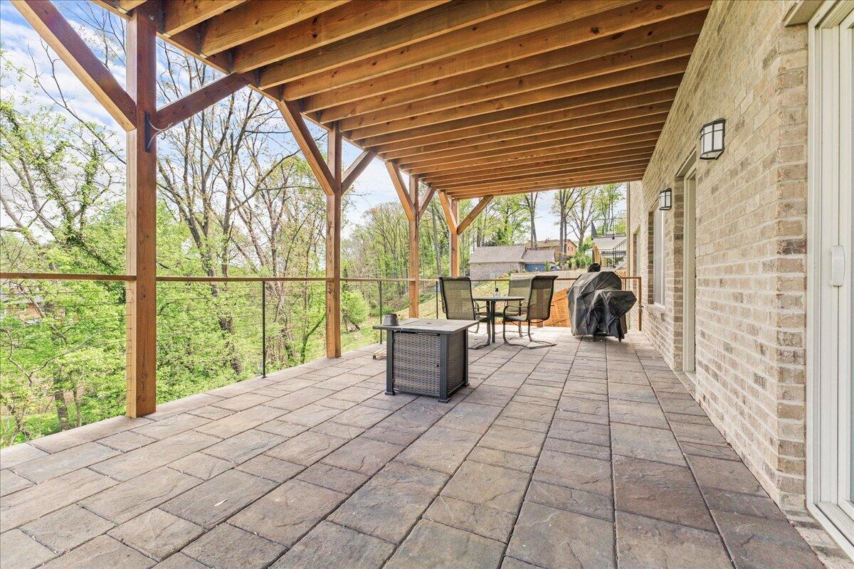 2756 Mcvitty RD