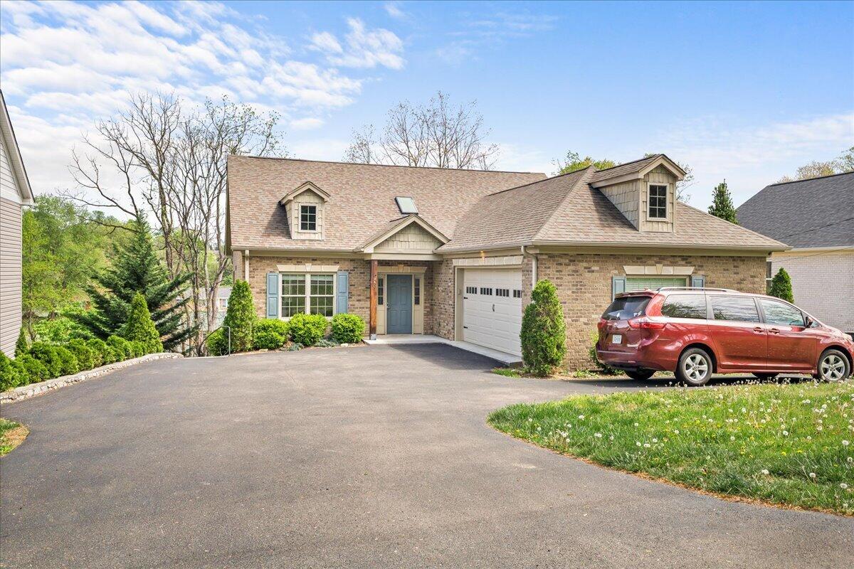 2756 Mcvitty RD