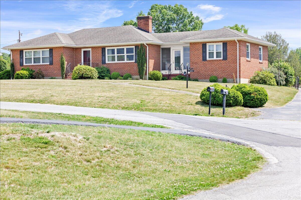 2605 Pinecrest DR
