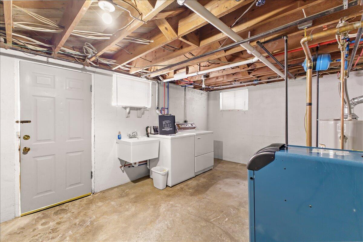 2605 Pinecrest DR
