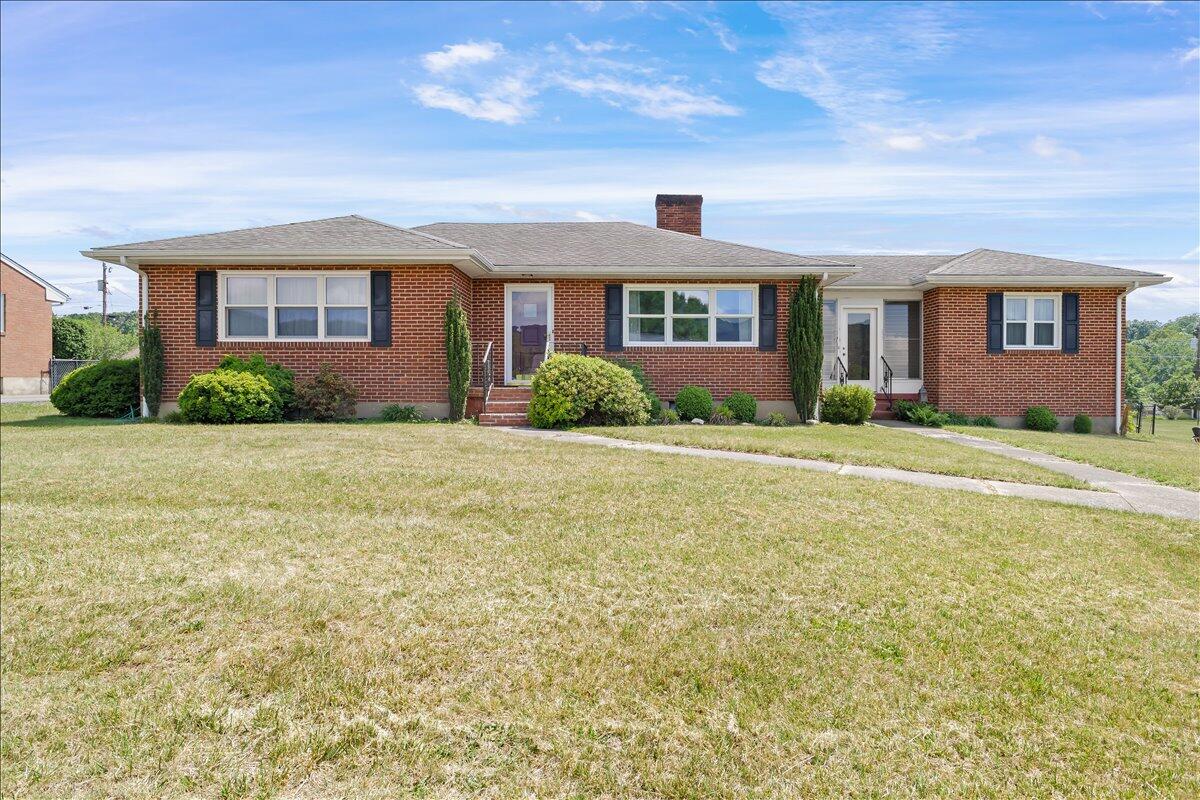 2605 Pinecrest DR