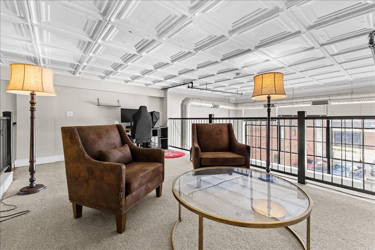 319 Campbell AVE SW Unit: 101