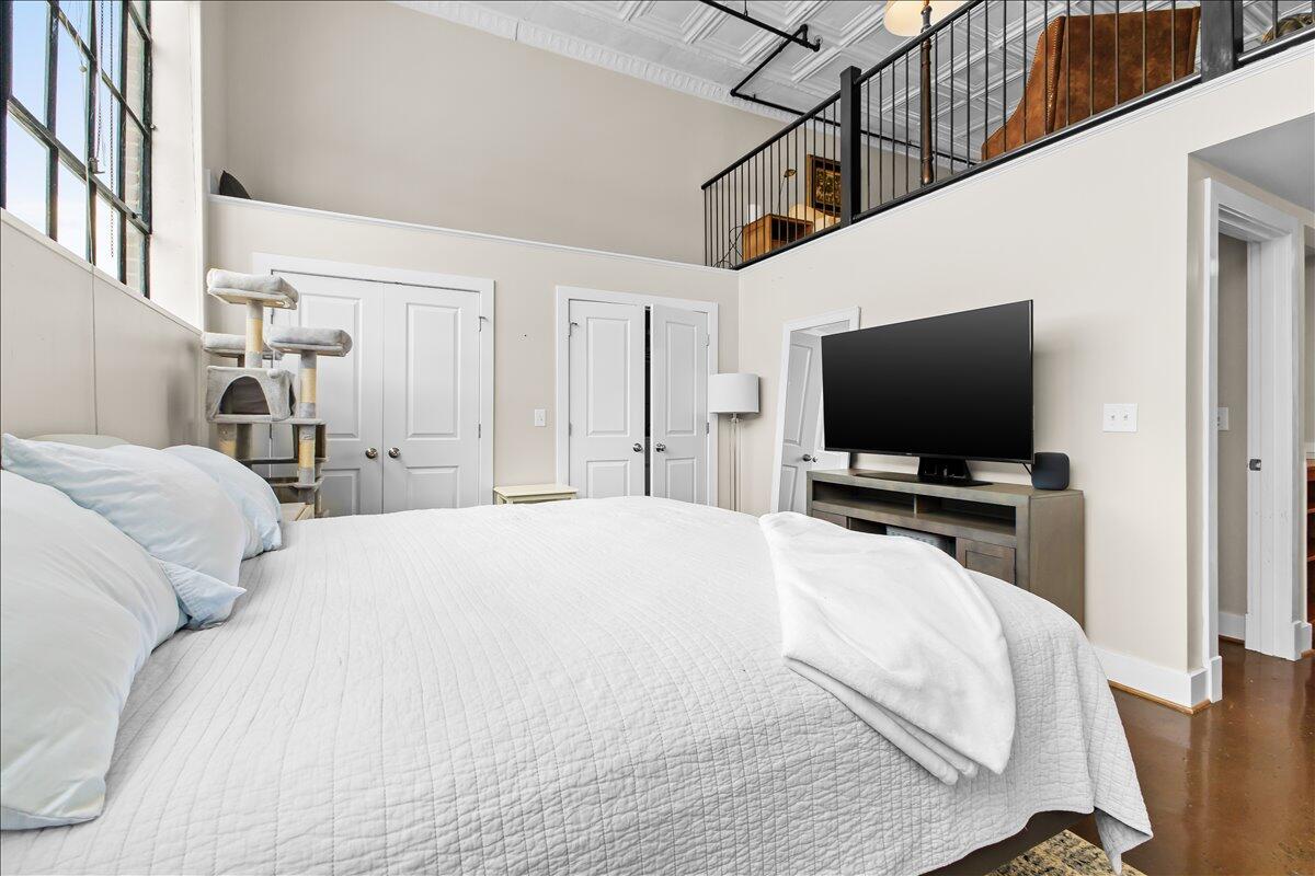 319 Campbell AVE SW Unit: 101