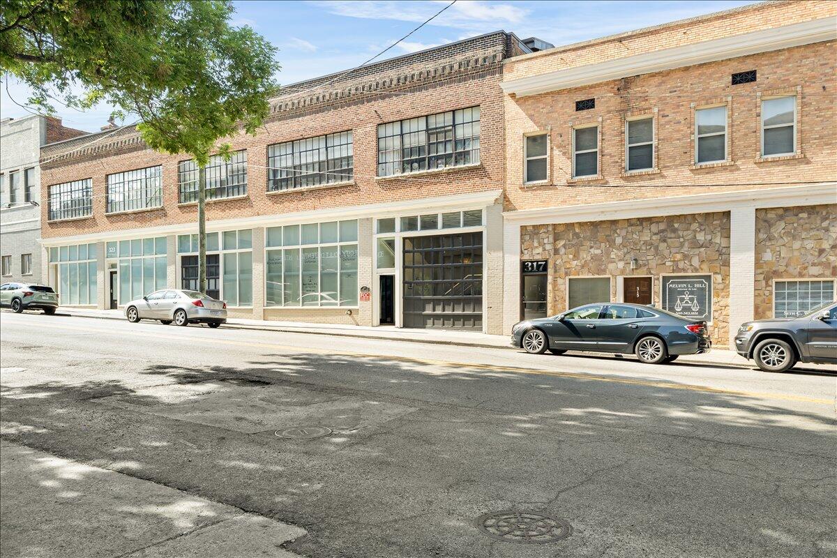 319 Campbell AVE SW Unit: 101