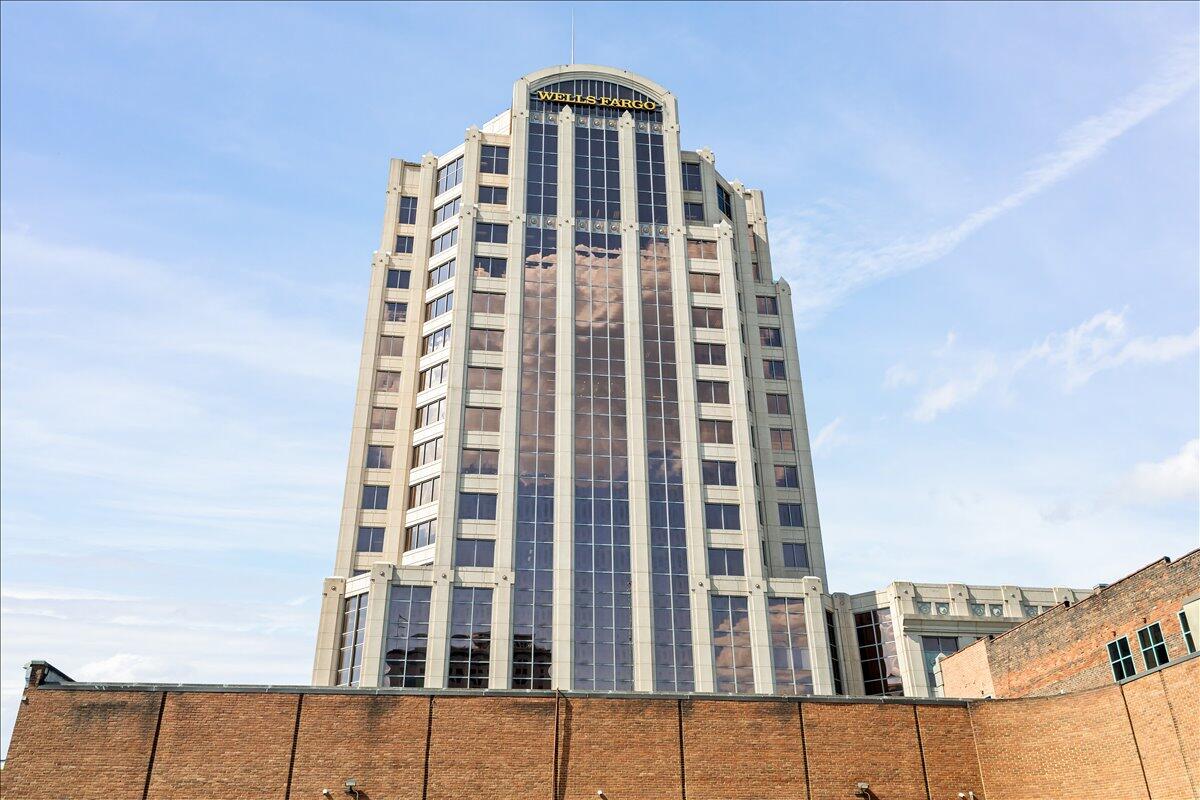 319 Campbell AVE SW Unit: 101