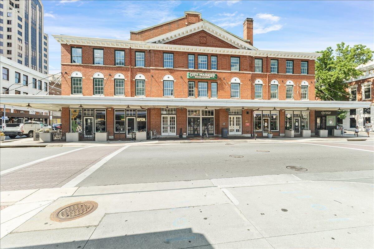 319 Campbell AVE SW Unit: 101